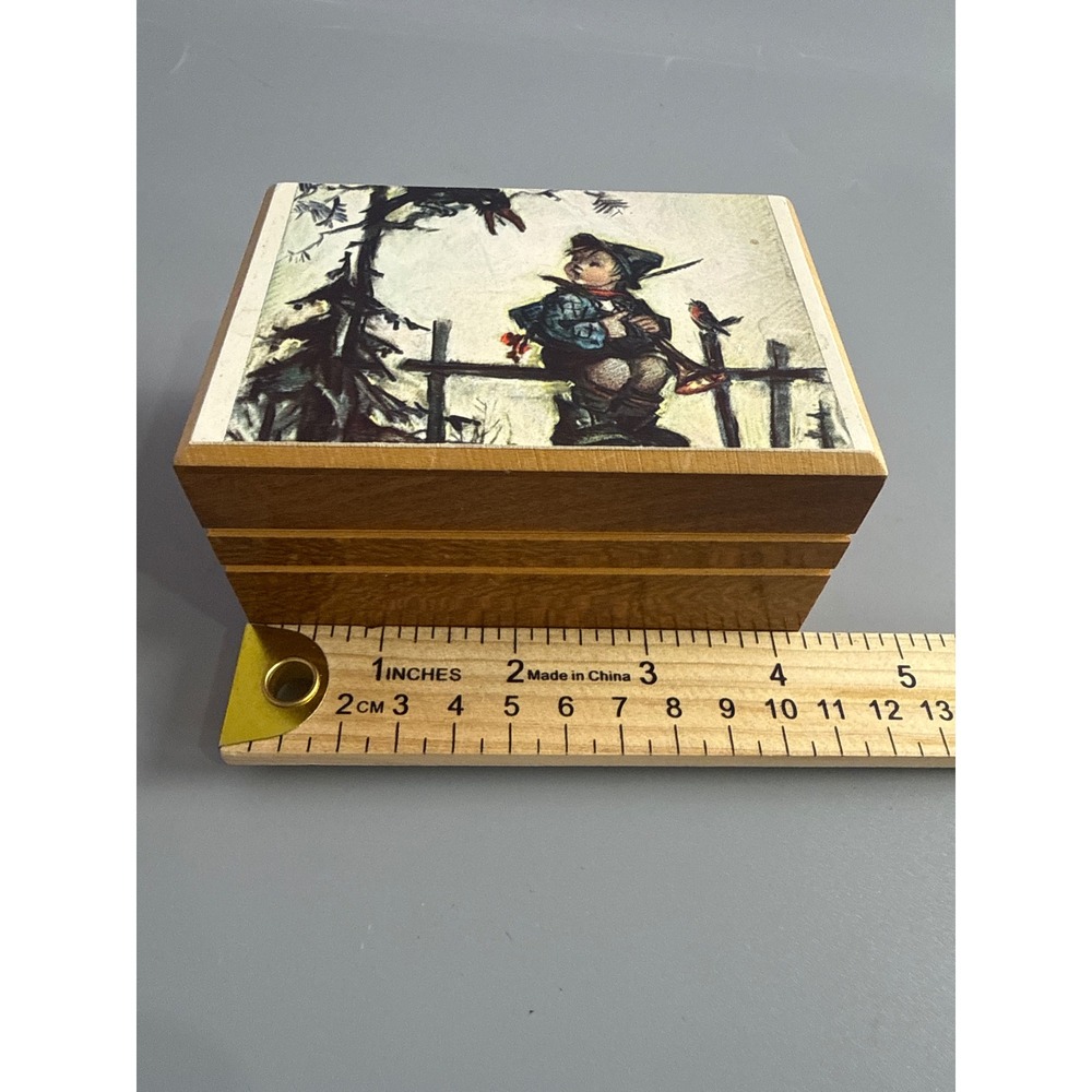 Swiss Music Box Little‎ Green Apples Musical Keepsake Vintage Wooden Collectible - Picture 8 of 9